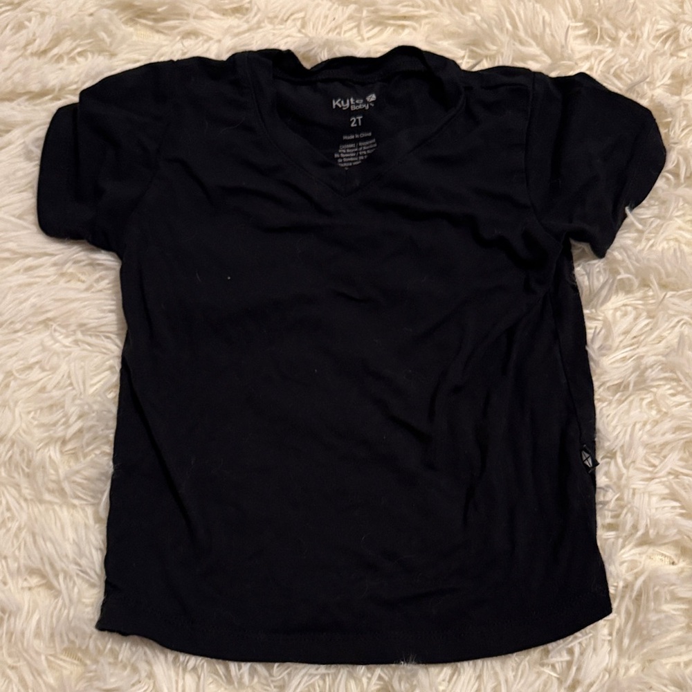 Kyte Black V Neck